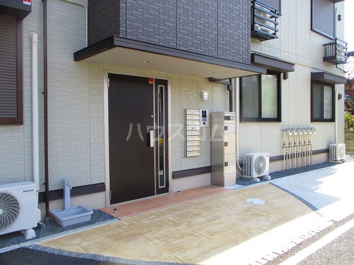 17/19 エントランス