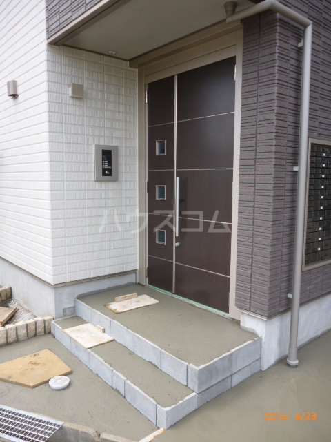 2/3 エントランス