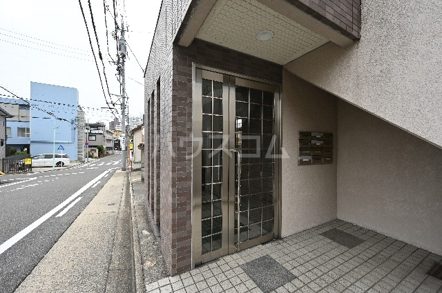 2/4 エントランス