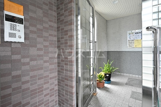 3/4 エントランス