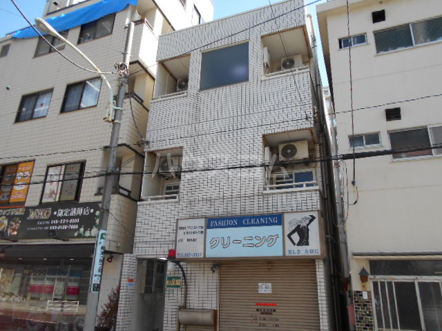 23/24 エントランス