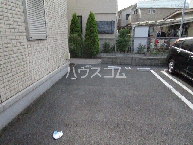 2/3 駐車場