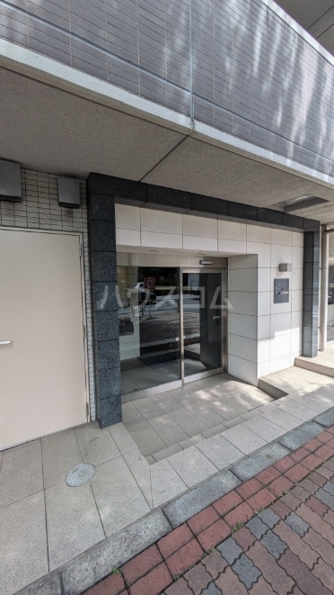 17/27 エントランス