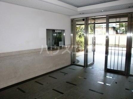 23/29 エントランス