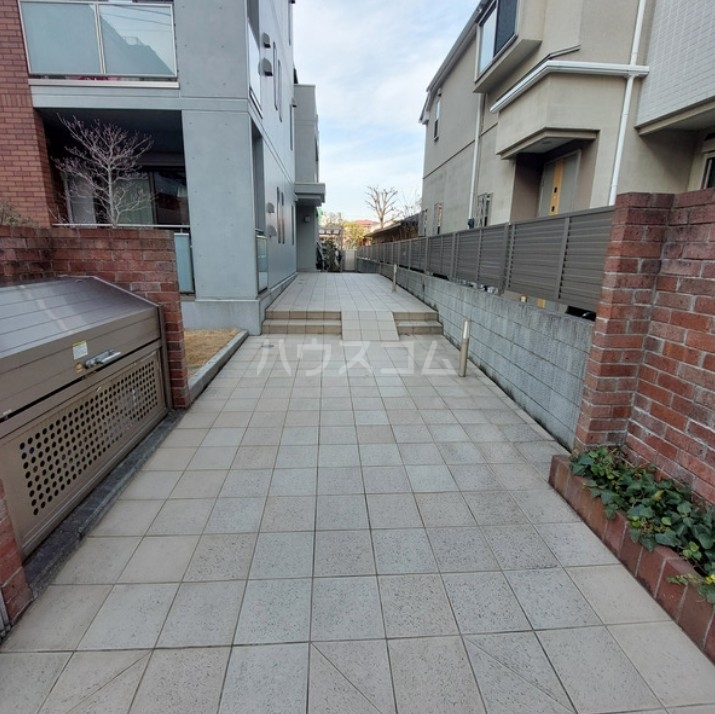 14/21 エントランス