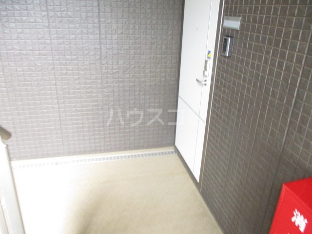 25/30 エントランス