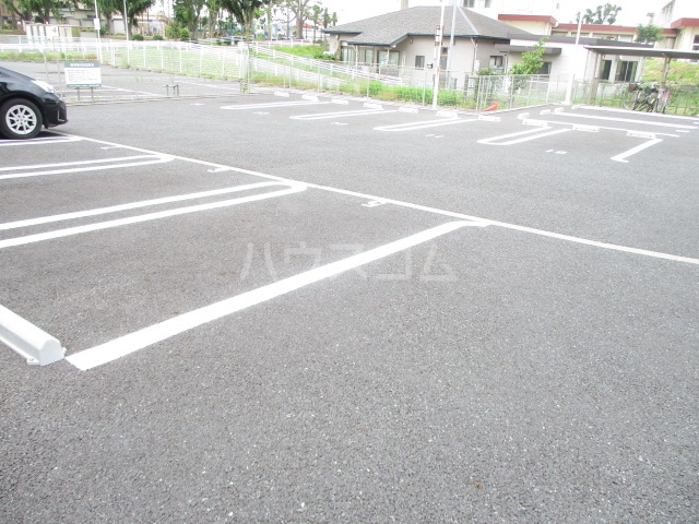 27/30 駐車場