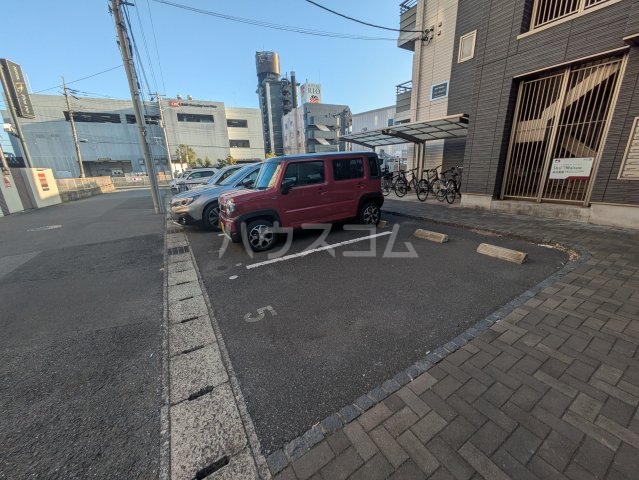 28/30 駐車場