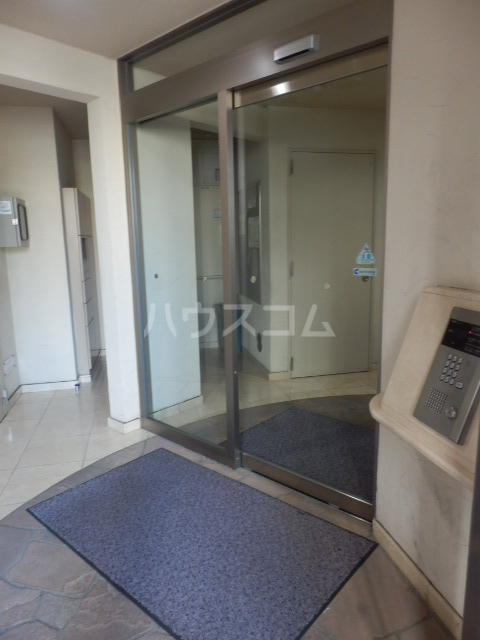 22/24 エントランス