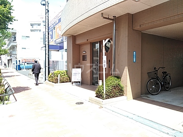 28/30 エントランス