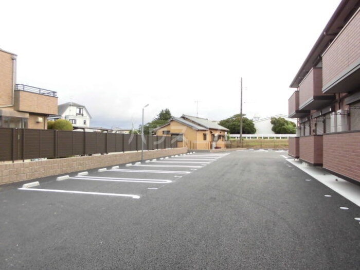 2/3 駐車場