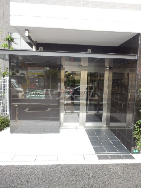 22/30 エントランス