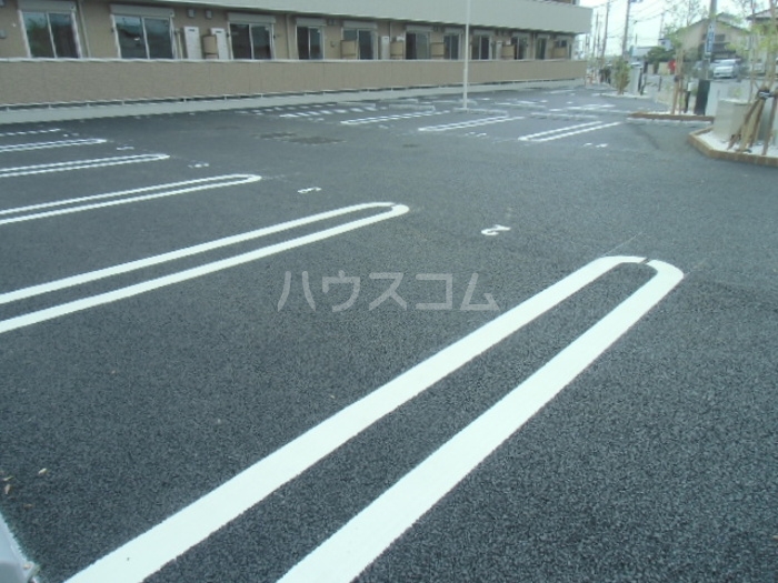 16/17 駐車場