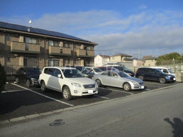 16/16 駐車場