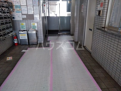 17/27 エントランス