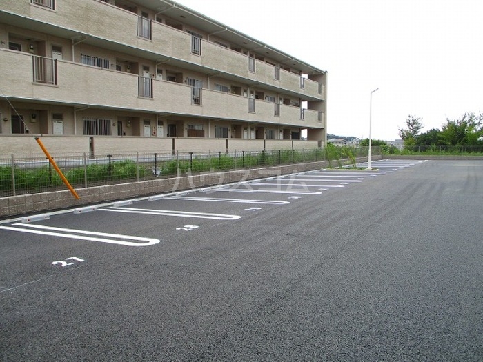 16/17 駐車場