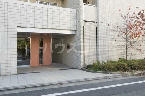 16/25 エントランス