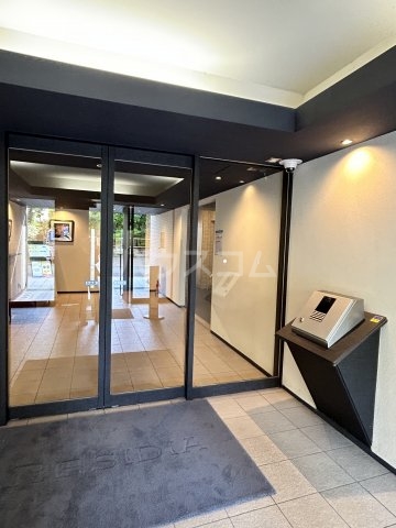 20/30 エントランス