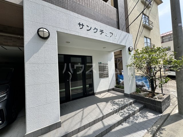 23/30 エントランス