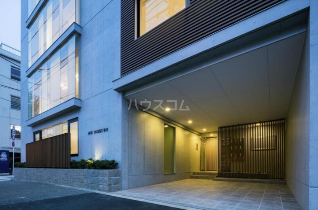 20/28 エントランス