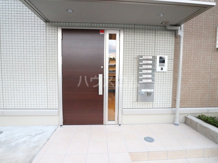 18/29 エントランス