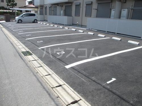 18/21 駐車場