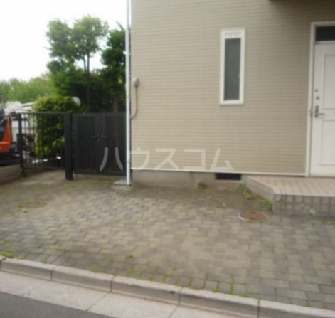 15/17 駐車場