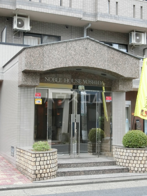 22/30 エントランス