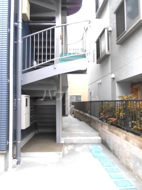 15/23 エントランス