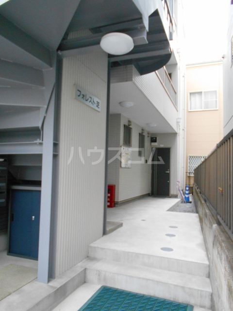 24/30 エントランス