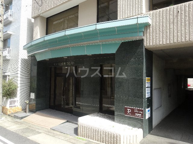 28/30 エントランス