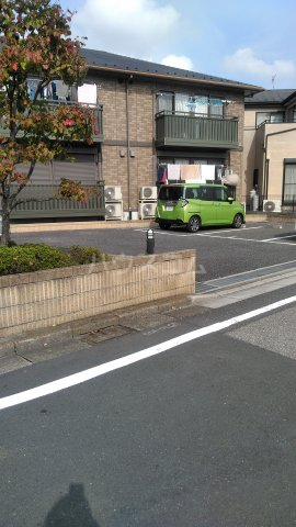 23/30 駐車場