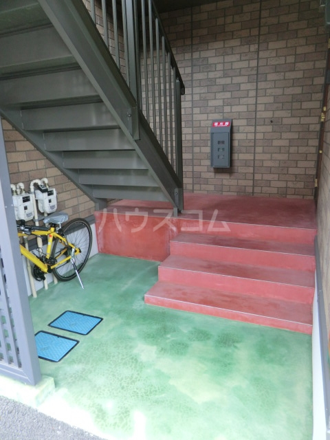 22/30 エントランス