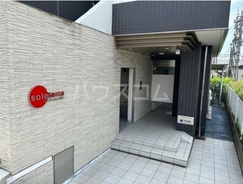 21/30 エントランス