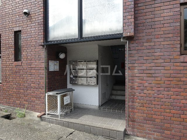 26/30 エントランス