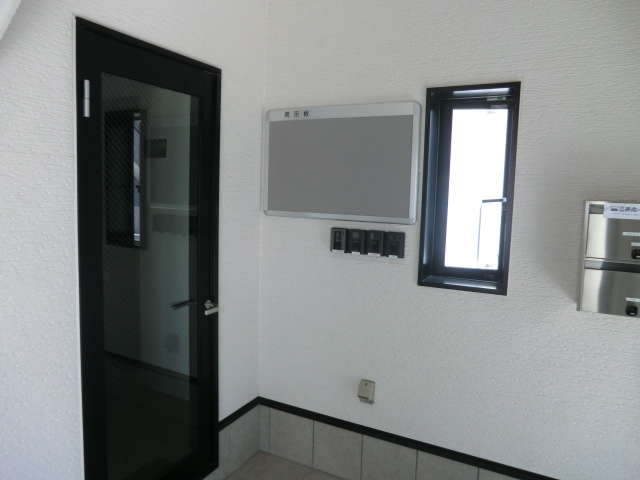 21/30 エントランス