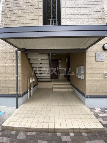 25/30 エントランス