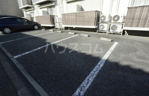 16/21 駐車場