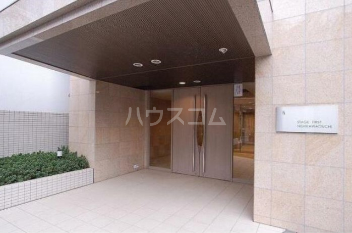 15/19 エントランス