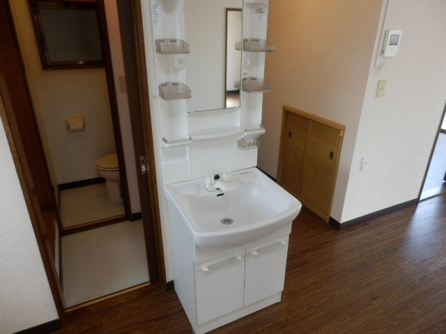 13/30 洗面