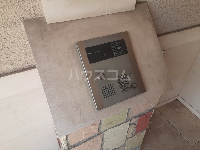 25/30 エントランス