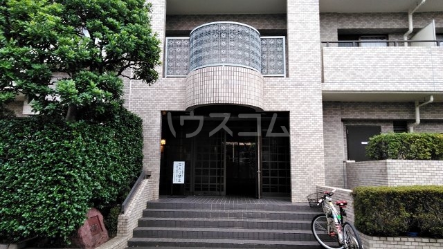 24/26 エントランス