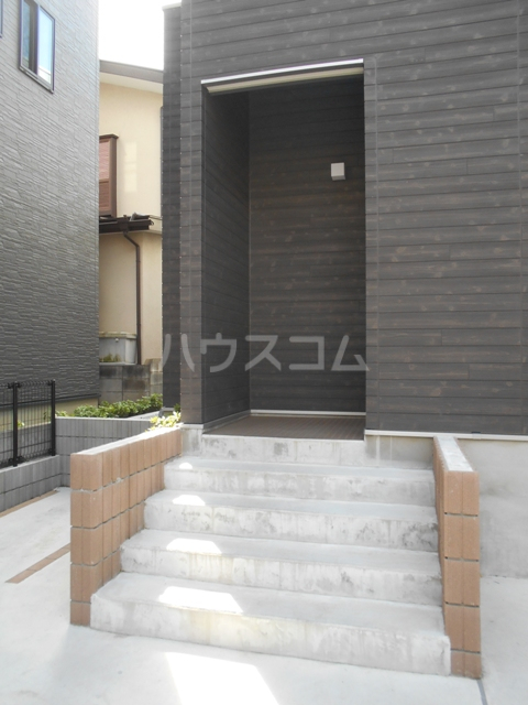 21/28 エントランス