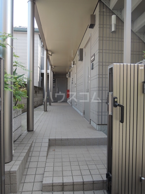 17/17 エントランス