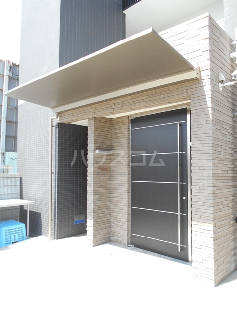 22/28 エントランス