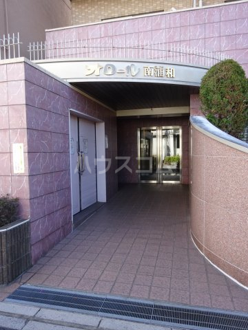 23/30 エントランス