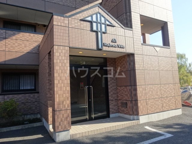 19/27 エントランス