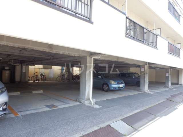 18/26 駐車場