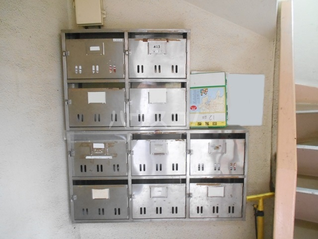 18/27 エントランス