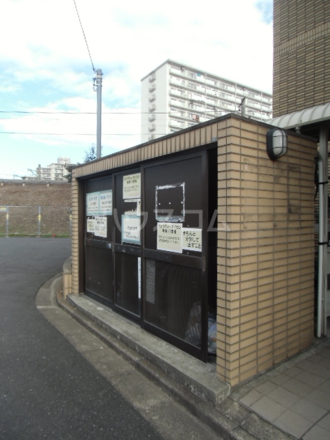 18/28 エントランス